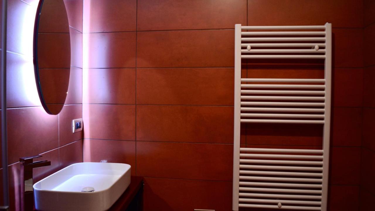 C Rooms - Love Motel Monza Cinisello Balsamo Bagian luar foto
