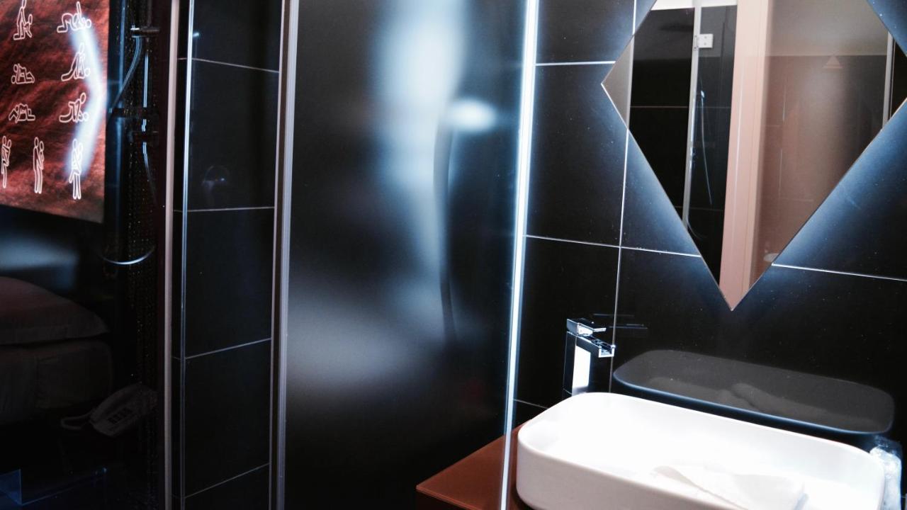 C Rooms - Love Motel Monza Cinisello Balsamo Bagian luar foto