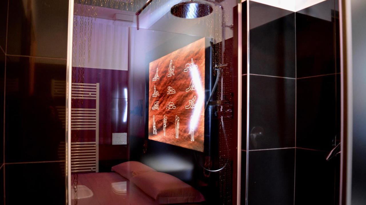 C Rooms - Love Motel Monza Cinisello Balsamo Bagian luar foto